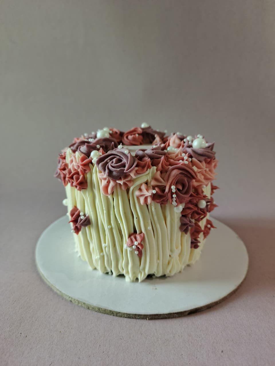 Dusty rose vintage floral buttercream
